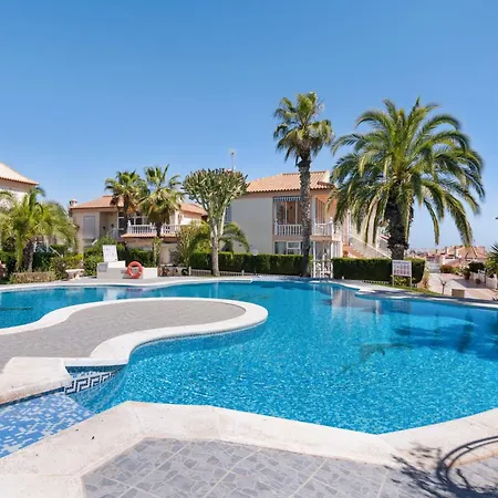 Fuentes Mit Innenhof, Altos Holiday home Torrevieja
